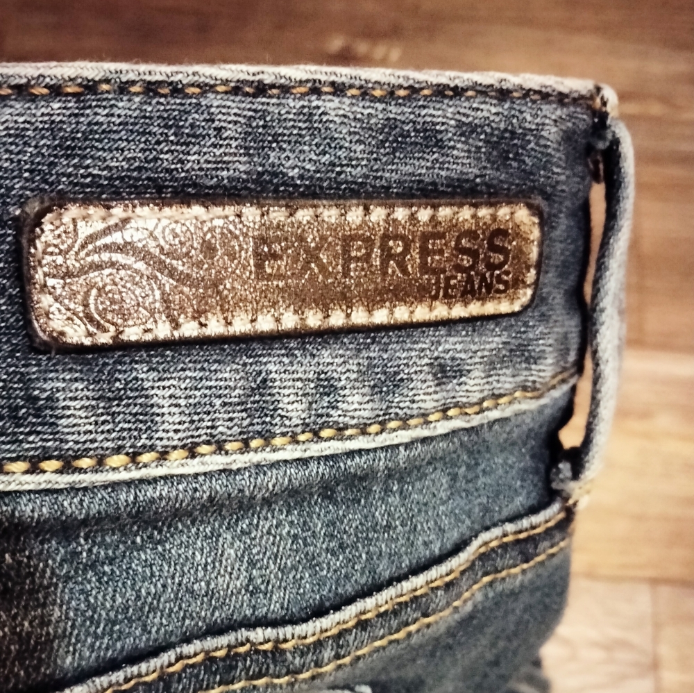 Express* Low Rise Distressed Skinny Jeans - Picture 2 of 6